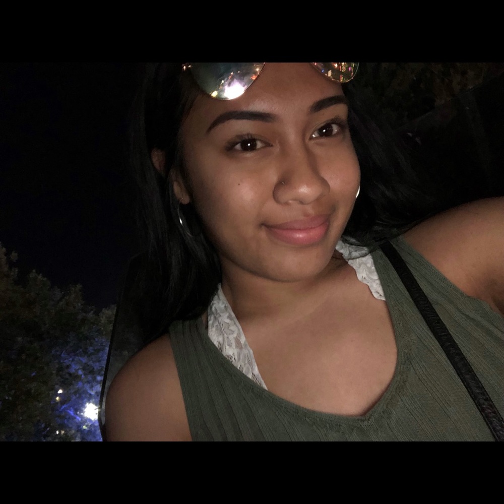 Meet your Posher, Tita